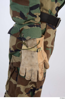 Weston Good SG - Details of Uniform gloves hand 0001.jpg